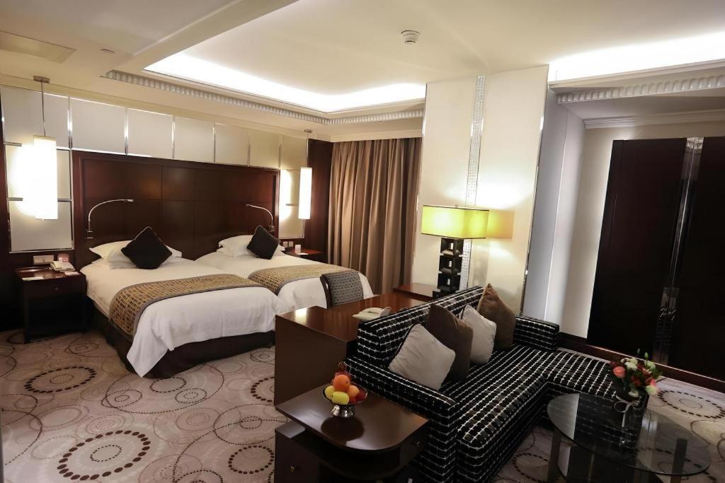 Grand Soluxe Zhongyou Hotel Шанхай Екстериор снимка
