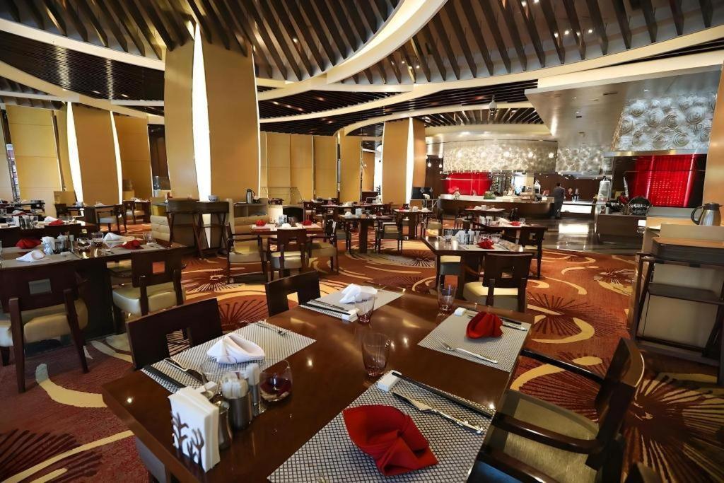 Grand Soluxe Zhongyou Hotel Шанхай Екстериор снимка