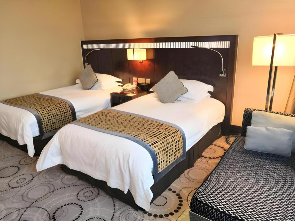 Grand Soluxe Zhongyou Hotel Шанхай Екстериор снимка