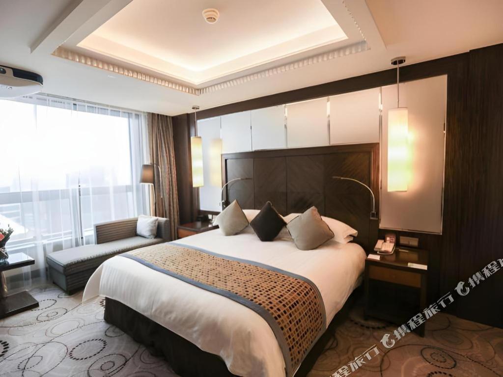 Grand Soluxe Zhongyou Hotel Шанхай Екстериор снимка