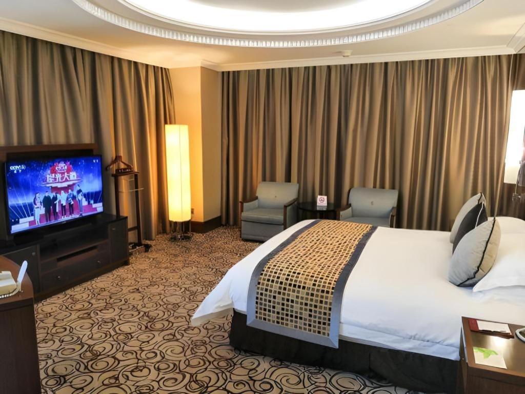 Grand Soluxe Zhongyou Hotel Шанхай Екстериор снимка