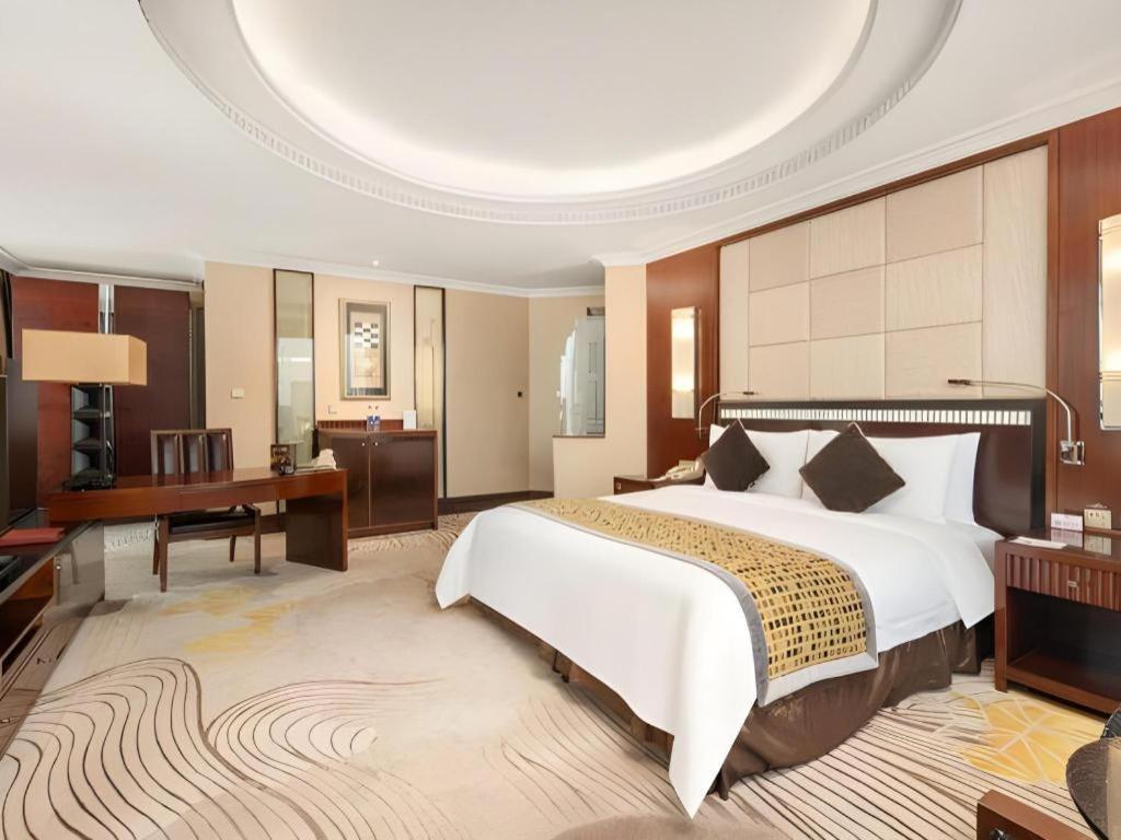 Grand Soluxe Zhongyou Hotel Шанхай Екстериор снимка