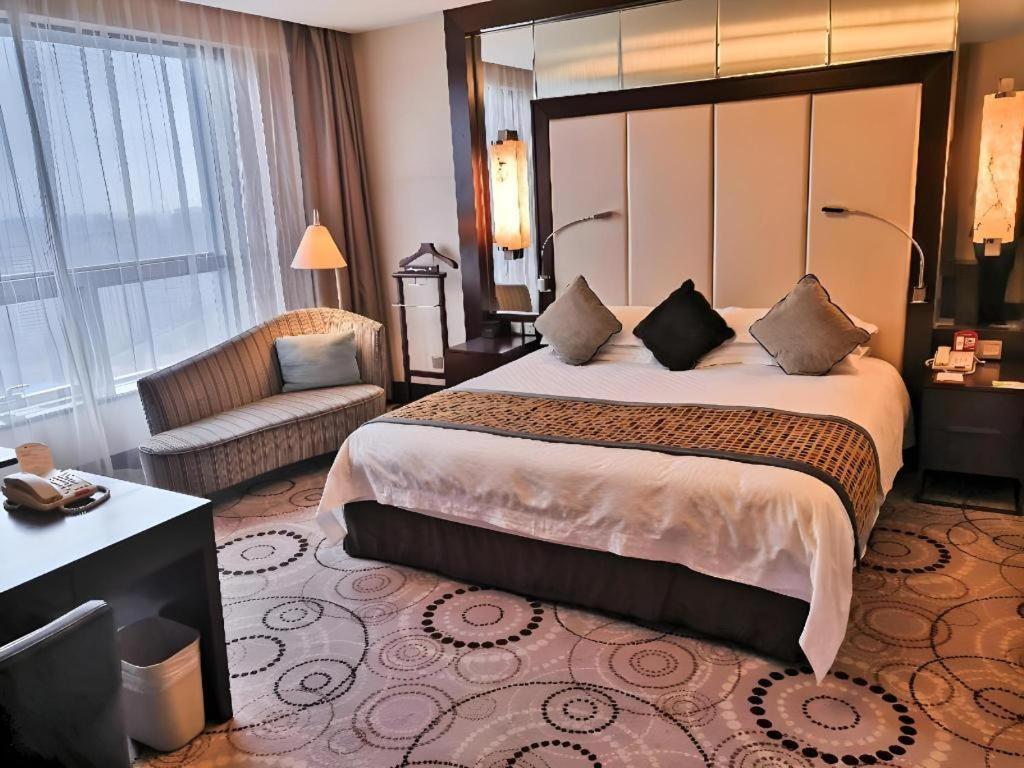 Grand Soluxe Zhongyou Hotel Шанхай Екстериор снимка