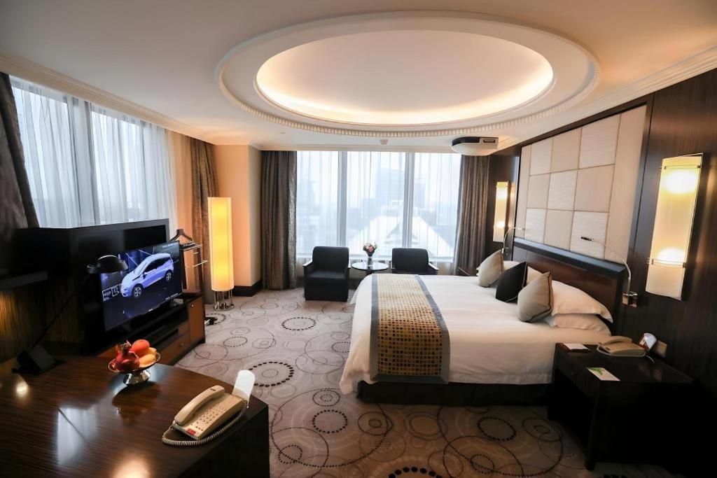 Grand Soluxe Zhongyou Hotel Шанхай Екстериор снимка