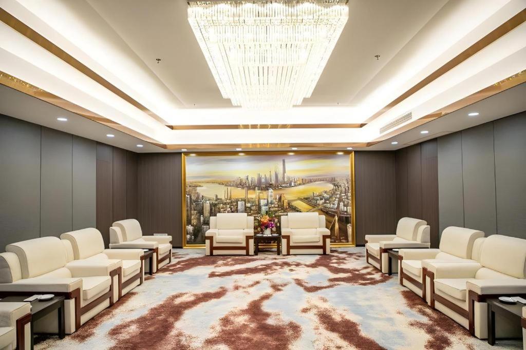 Grand Soluxe Zhongyou Hotel Шанхай Екстериор снимка