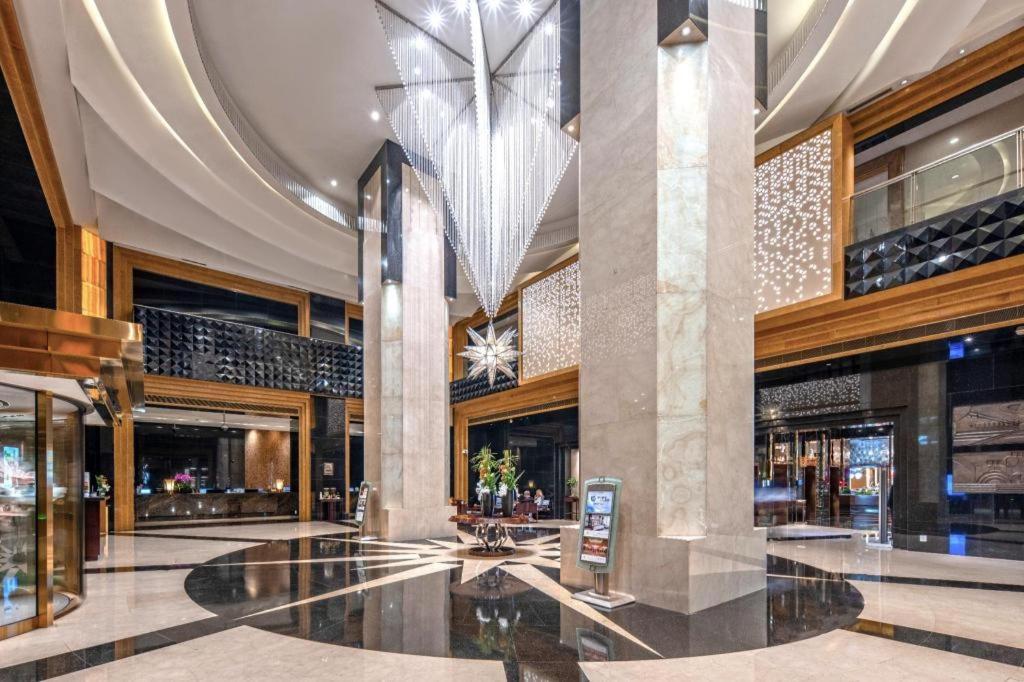 Grand Soluxe Zhongyou Hotel Шанхай Екстериор снимка