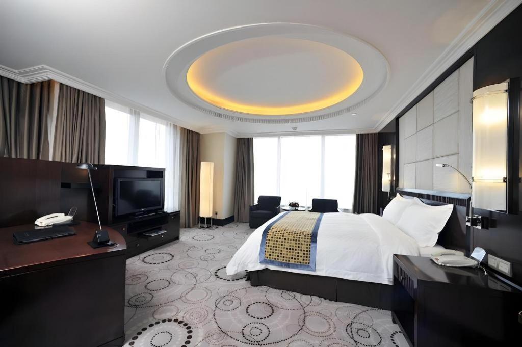 Grand Soluxe Zhongyou Hotel Шанхай Екстериор снимка