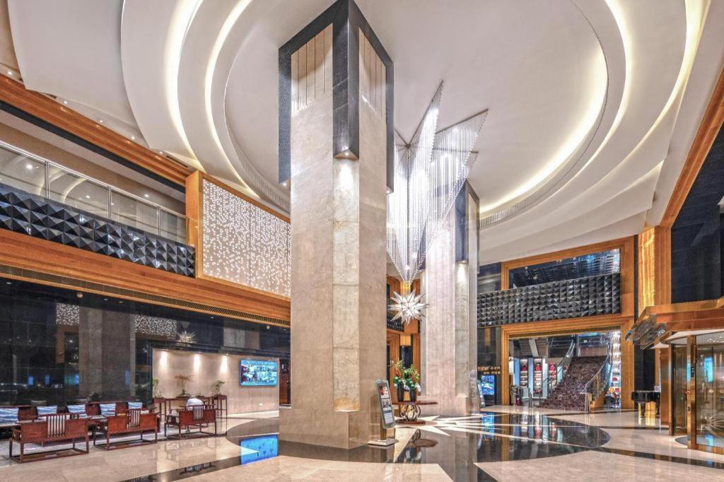 Grand Soluxe Zhongyou Hotel Шанхай Екстериор снимка