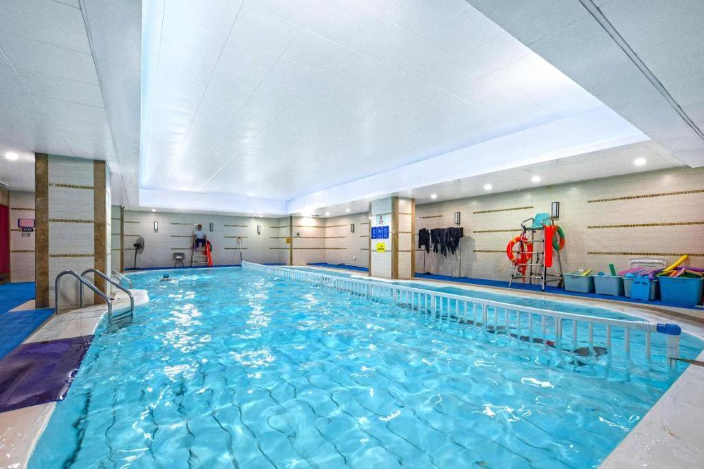 Grand Soluxe Zhongyou Hotel Шанхай Екстериор снимка